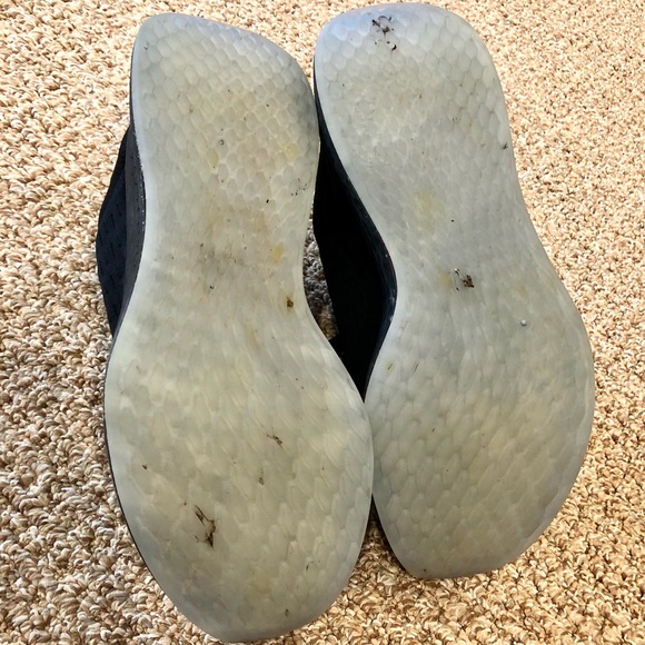 New Balance shoes - Picture 3 of 5